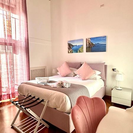 Pink Star Napoli Luxury Apartment מראה חיצוני תמונה